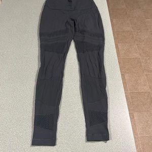 Lululemon Mesh Cutout Leggings Size 6